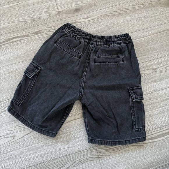 5/$25✨H&M Jean Cargo Shorts - Picture 2 of 4